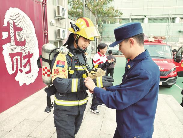 1765265465560069942.jpg 20251209_004_11680.jpg