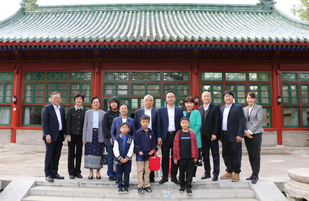 老挝奔舍那家族代表团访问西城区.jpg