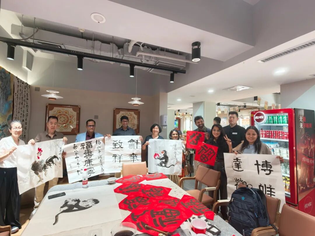 印度媒体智库访华团一行走进西城区展览路街道.jpg
